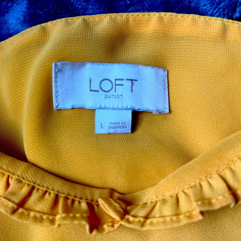 Beautiful LOFT tank blouse size Large mustard Yellow